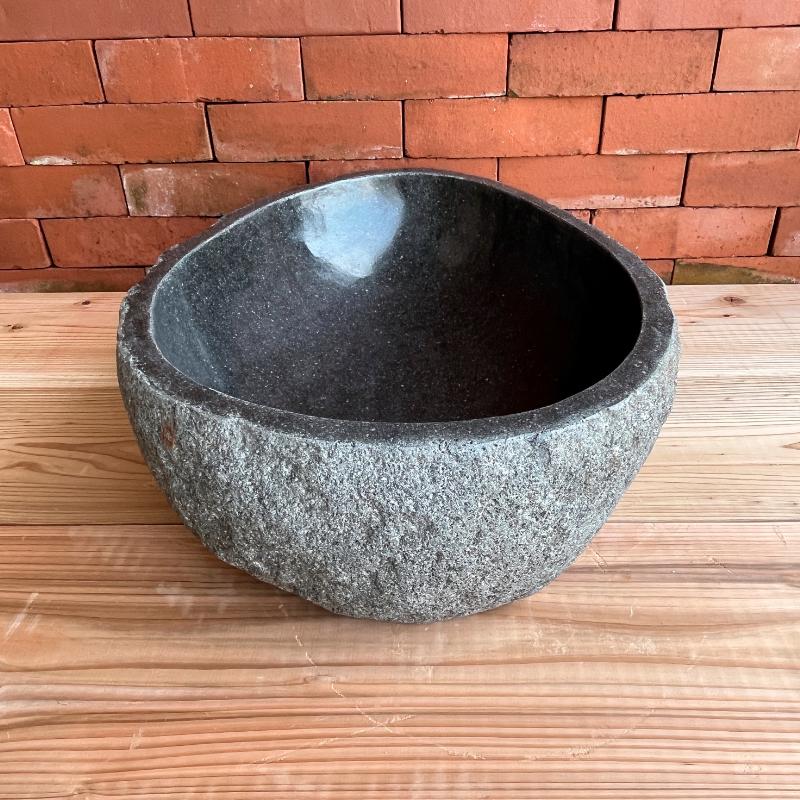 【引取限定】天然石製 手水鉢 水鉢【亀の彫刻付き】 徳千代冬輝作「布泉形手水鉢（岡山県産北木石製）」台と一体型