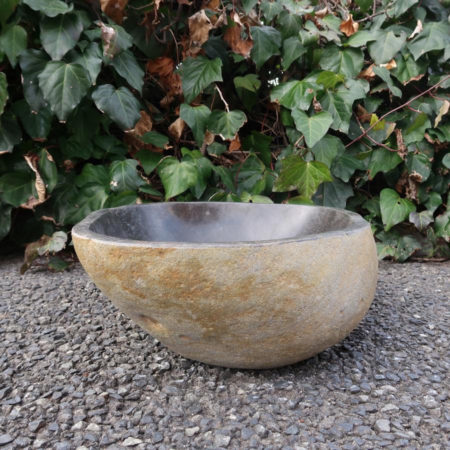 天然石をくり抜いた手水鉢 リバーストーン L 43X38 つくばい 睡蓮鉢