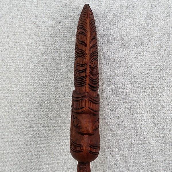 マオリ族木彫りの槍 ウォールデコレーション 木製スワール無垢材 マオリ族木彫りの槍 ウォールデコレーション 木製スワール無垢材