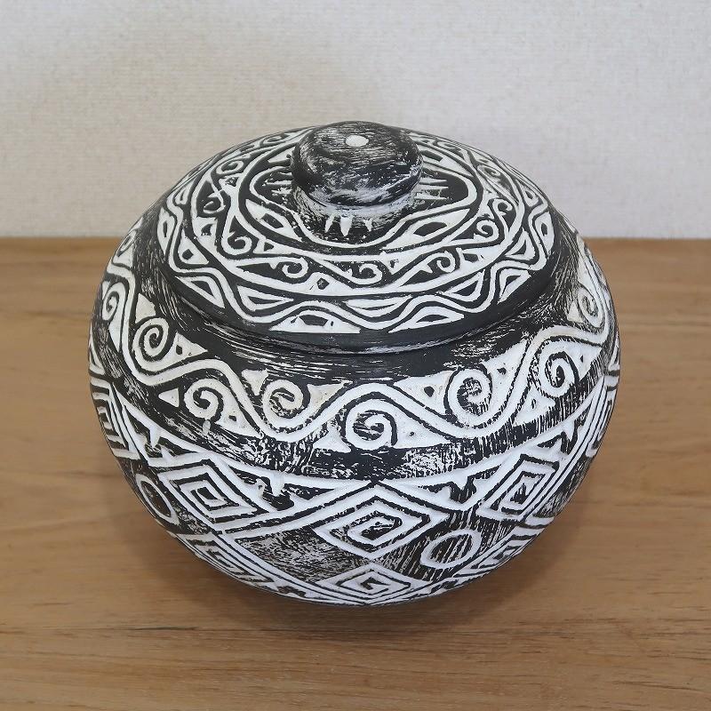 ティモール柄の木彫りラウンドボックス 32X27 スワール無垢材 【Boho