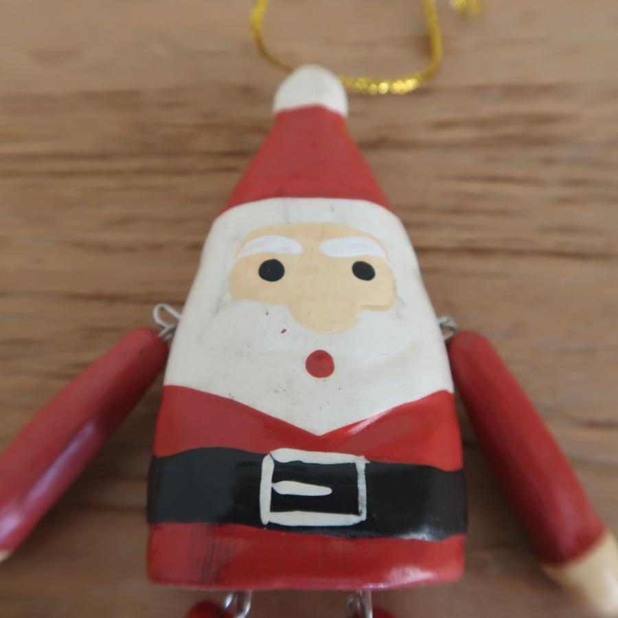 ゆらゆらサンタクロースの木彫りオブジェ 吊り下げ 14.5cm