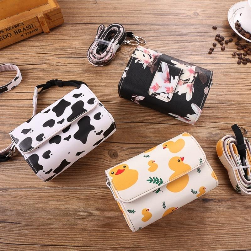 レザーカメラケース しっかり保護 可愛いプリントレザーデザイン うし