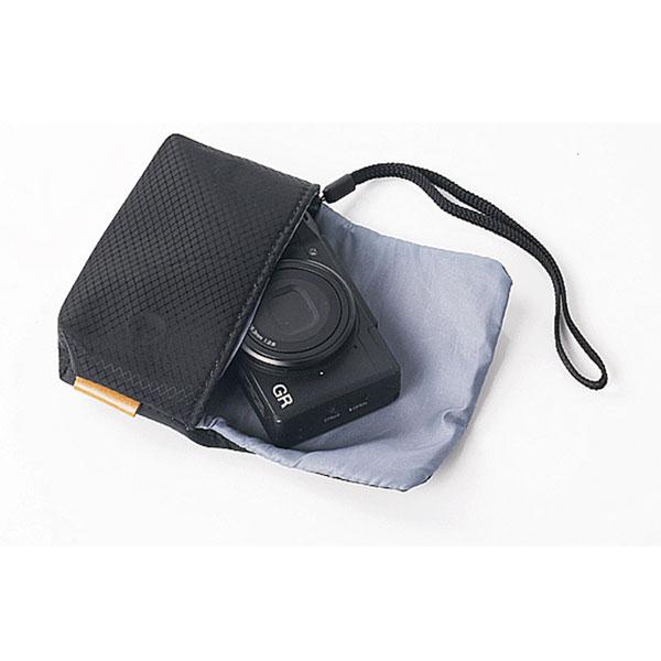 撥水ナイロンカメラケース 裏側柔らか素材使用 カメラを優しく包み込む