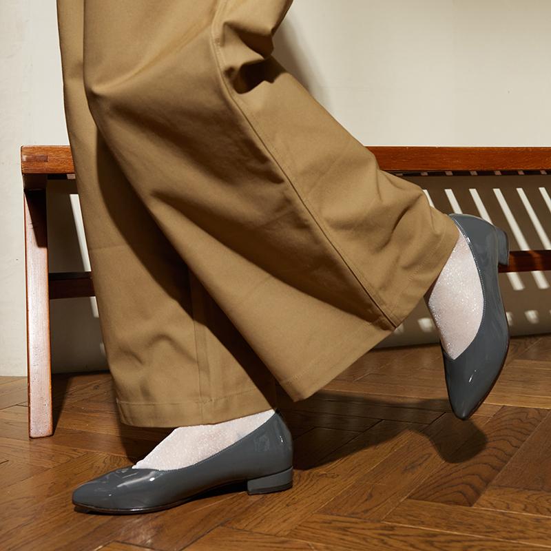 AcureZ（アキュアーズ） Vカット パンプス フラットシューズ