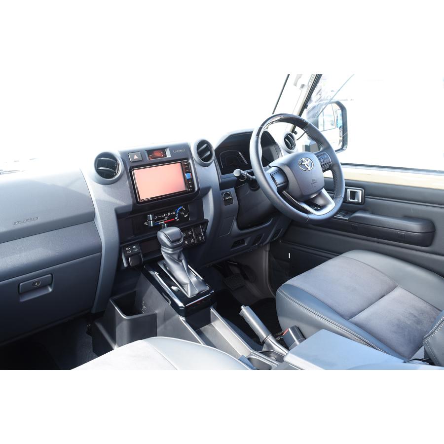 ランドクルーザー70系AT専用 シフトパネル 全3色 |  | 04