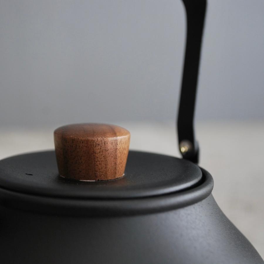 くろいろ急須・大 |  | 02