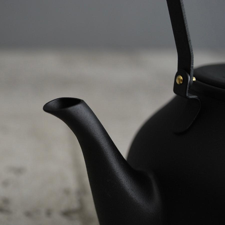 くろいろ急須・大 |  | 03