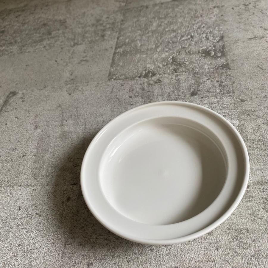 ユニバーサル食器/ディーププレート 19cm・白 |  | 03