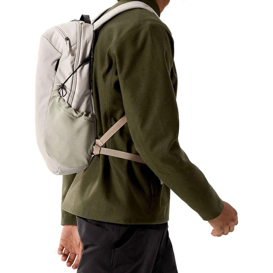 アークテリクス　マンティス16バッグパック　カーキ ARC'TERYX（アークテリクス） アークテリクス-ARCTERYX マンティス16