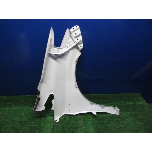 プリウス DAA-ZVW30 左フェンダー 070 53802-47050 S LED 