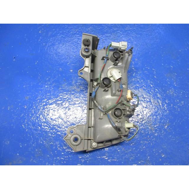 エルグランド DBA-TE52 左テールランプ QAB スタンレー P8960 26555