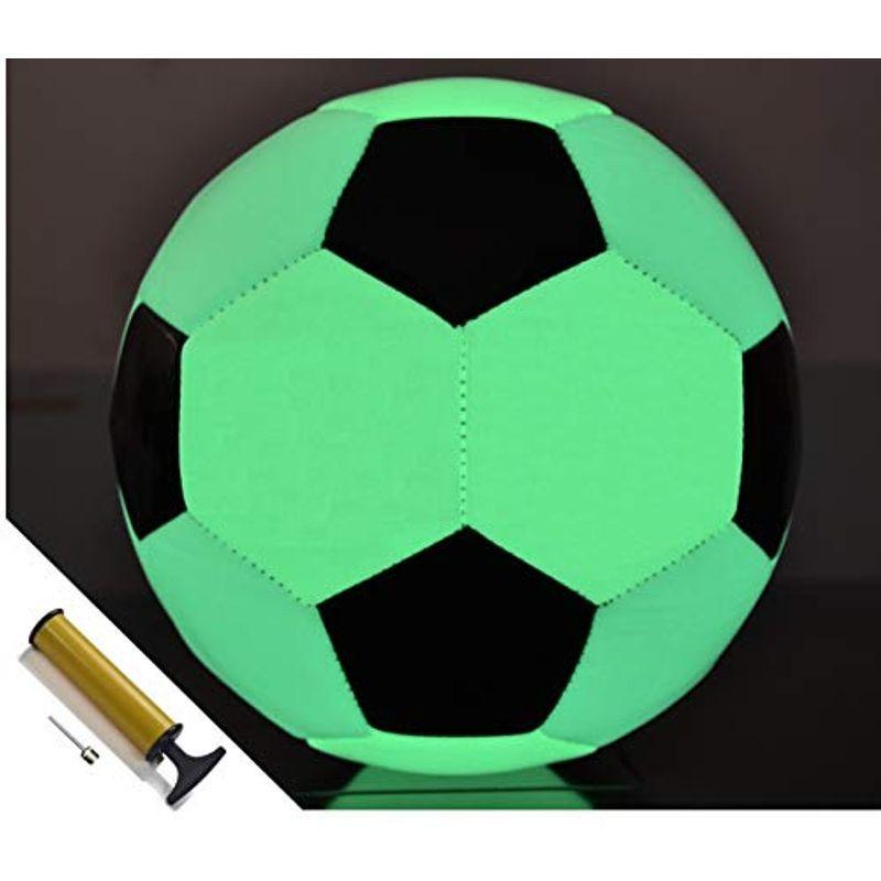 光るサッカーボール 5号球 暗闇で明るく光る ライトアップ フットサル 空気入れポンプ付 電池不要 白黒 Assign 通販 Yahoo ショッピング