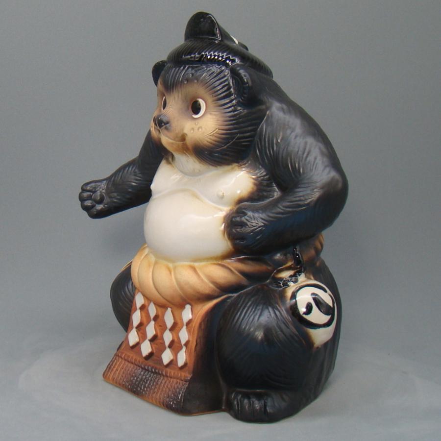 ◇信楽焼狸さん高さ約30㎝ ◇笠・嚢・藁草履を下げた珍しい狸