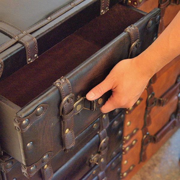 チェスト5D 5段 タンス 収納棚 Trunk おしゃれ 北欧 アンティーク 収納 トランク 個性的 かわいい デザイン IW-877 / 東谷の画像