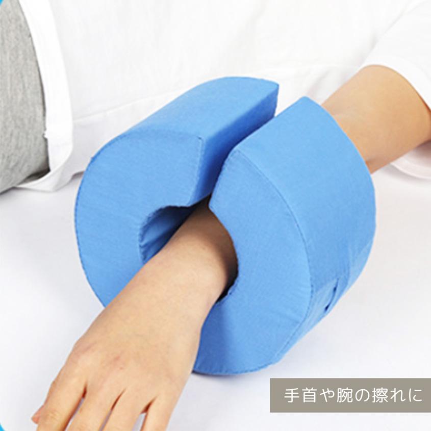 手の形 クッション Amazon.co.jp: 手の形のクッション、指枕 - 手の形のぬいぐるみ