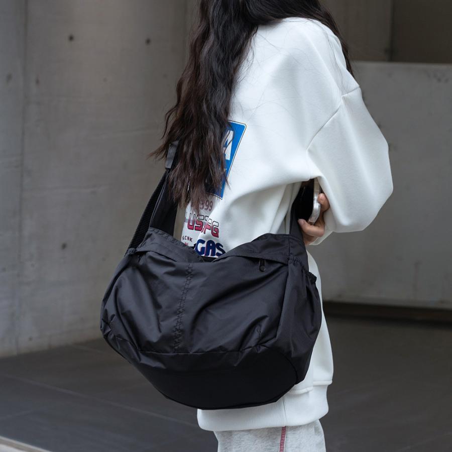 美品D&G 黒 大容量ショルダーバッグ ナイロン ショルダーバッグ 大容量 ナイロン 黒 : アストラロード - 通販