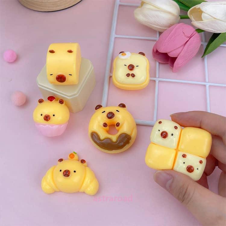 おもちゃ 子供 伸びる スクイーズ 【8個セット】 握って遊ぶ カピバラ