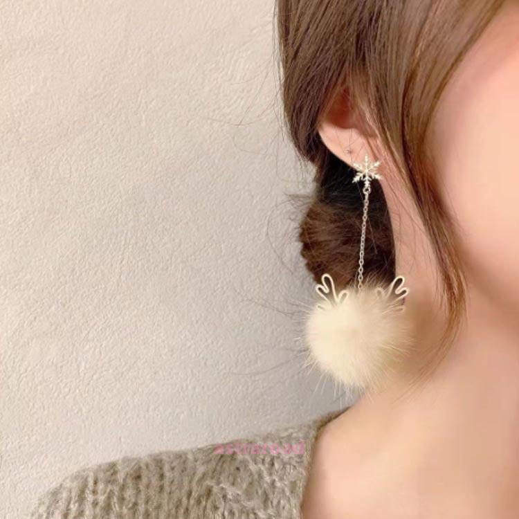 ピアス シルバーS925針 雪の結晶 トナカイの角 毛玉 ふわふわファー 