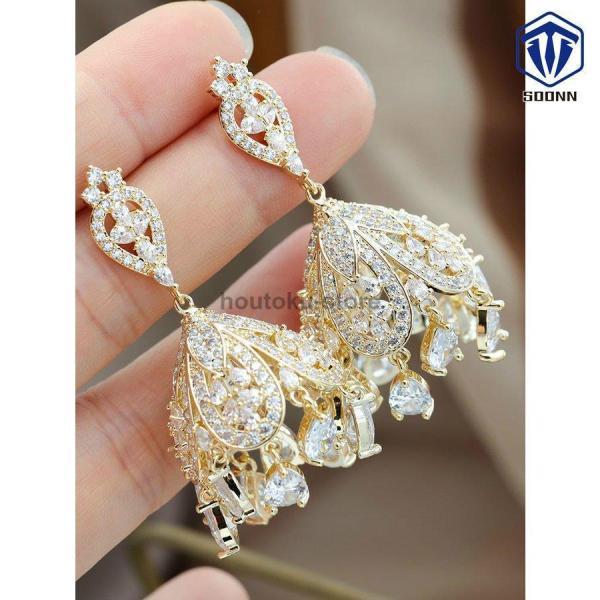 ピアス アクセサリー レディース ビジュー キラキラ 上品 気品 フォーマル パーティー デイリー 華やか ゴージャス グリーン ゴールド ベーシックの画像