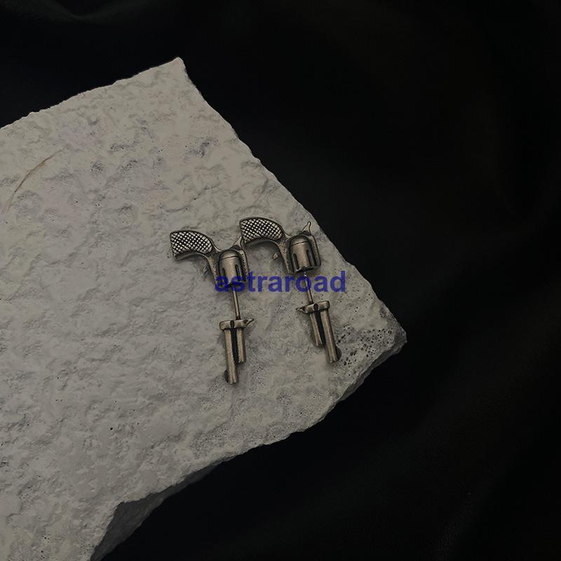 ピアス アクセサリー メンズ 男性 レディース 女性 男女兼用 ジュエリー 鉄砲 拳銃 ピストル 両耳 個性的 面白い カジュアル おしゃれ ユニーク | ブランド登録なし | 02