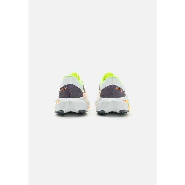 ニューバランス シューズ メンズ バスケットボール FUELCELL REBEL V4 - Neutral running shoes - white bleached/lime glow｜asty-shop2｜03