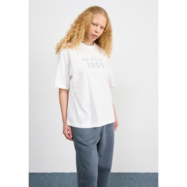 ニューバランス Tシャツ レディース トップス ICONIC COLLEGIATE OVERSIZED - Print T-shirt - white｜asty-shop2｜04