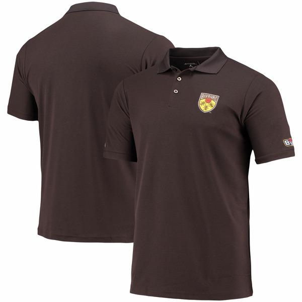 【新作入荷!!】  Bivouac メンズ トップス ポロシャツ アンティグア Antigua Brown Polo Pique Dry Desert Legacy Logo ポロシャツ