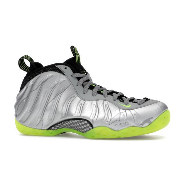 Nike ナイキ メンズ フォームポジット スニーカー Nike Air Foamposite One Silver Volt Camo 【US_10.5(28.5cm) 】の画像