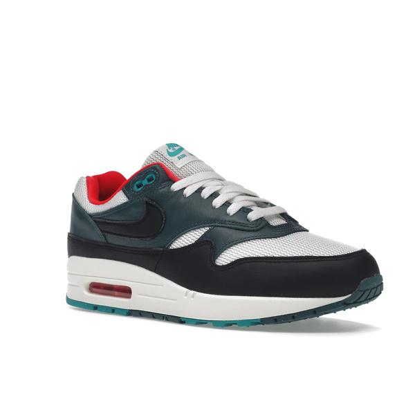 Nike ナイキ メンズ エアマックス スニーカー Nike Air Max 1 LeBron James Liverpool F.C. 【US_10(28.0cm) 】の画像