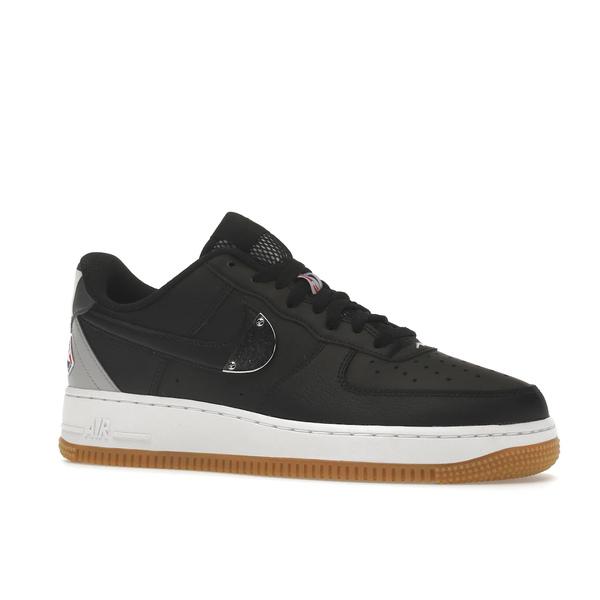 Nike ナイキ メンズ エアフォース スニーカー Nike Air Force 1 Low '07 NBA Black Silver 【US_7(25.0cm) 】の画像