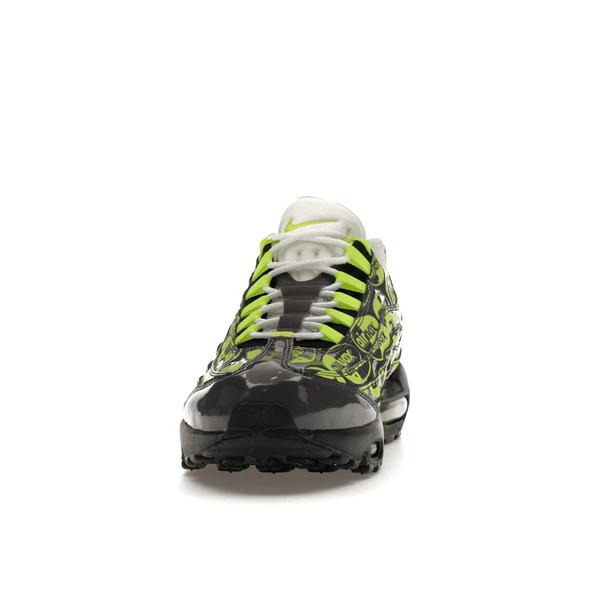 Nike ナイキ メンズ エアマックス スニーカー Nike Air Max 95 All-Over Print Black Volt 【US_12(30.0cm) 】の画像