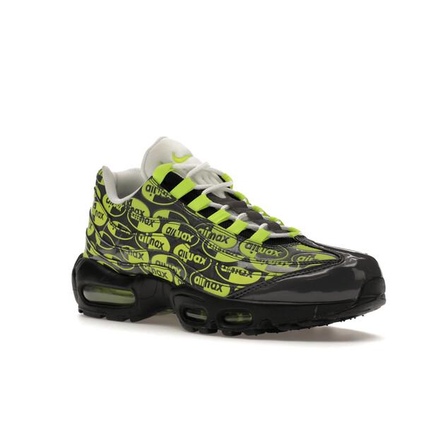 Nike ナイキ メンズ エアマックス スニーカー Nike Air Max 95 All-Over Print Black Volt 【US_12(30.0cm) 】の画像