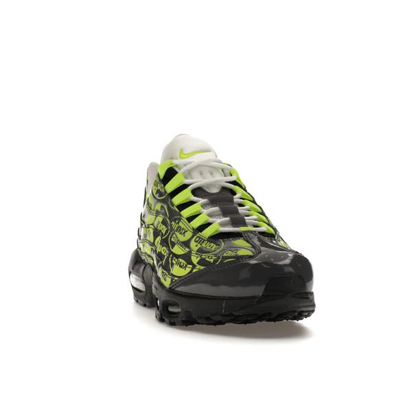 Nike ナイキ メンズ エアマックス スニーカー Nike Air Max 95 All-Over Print Black Volt 【US_12(30.0cm) 】の画像