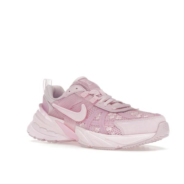 NIKE スニーカー　V2K RUN（Women） Nike V2K Run Women's Shoes. Nike.com