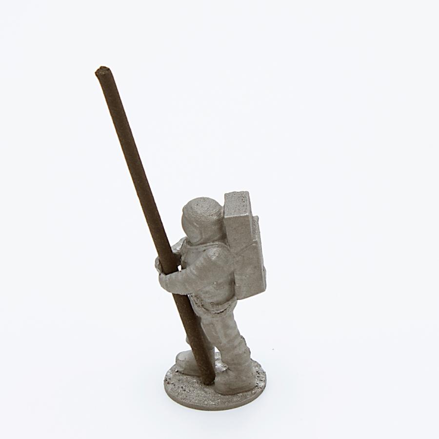 スペースマン　incense holder 宇宙飛行士のお香立て ステンレス素材 再生可能素材 サステイナブル　宇宙雑貨 送料無料 |  | 09