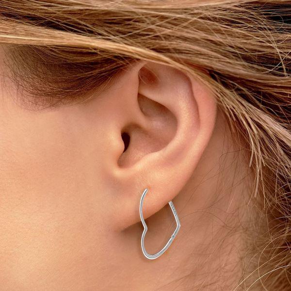 【美品】Pandoraパンドラ スターリングシルバー フープピアス 両耳用 PANDORA（パンドラ） ピアス PANDORA Asymmetrical Heart Hoop Earring