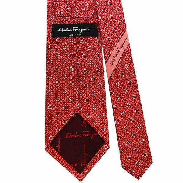 新品 フェラガモ FERRAGAMO ネクタイ ブランドグッズ レッド FERRAGAMO（フェラガモ） ネクタイ メンズ ネクタイ ガンチーニ柄 8cm