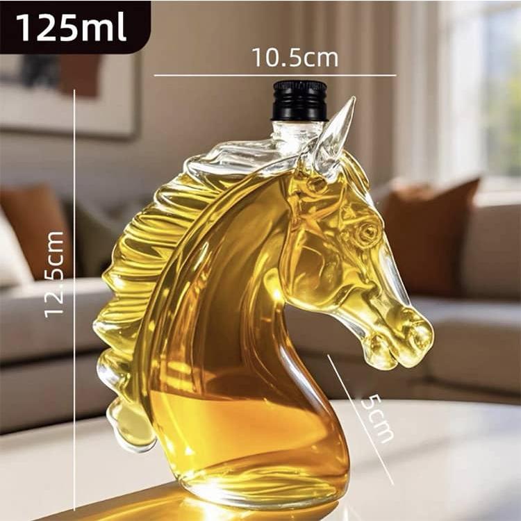  ウイスキー 馬の陶器ボトル サントリーウイスキー「ローヤル」陶器ボトル〈唐三彩騎馬像〉。 中国