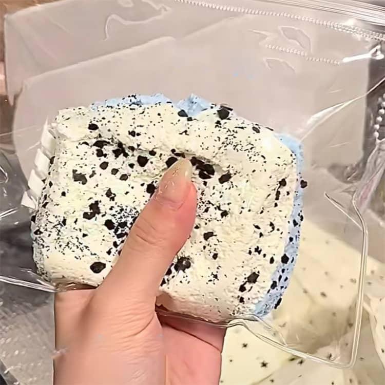 スクイーズ フード しっとり感 ケーキ ゆっくりと反発し パン型 水感