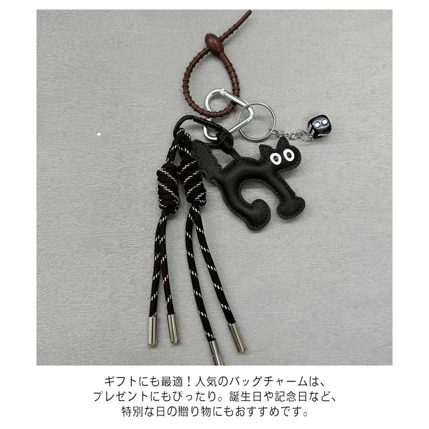 プレッツェルモチーフ バッグチャーム ねこチャーム カラナビ