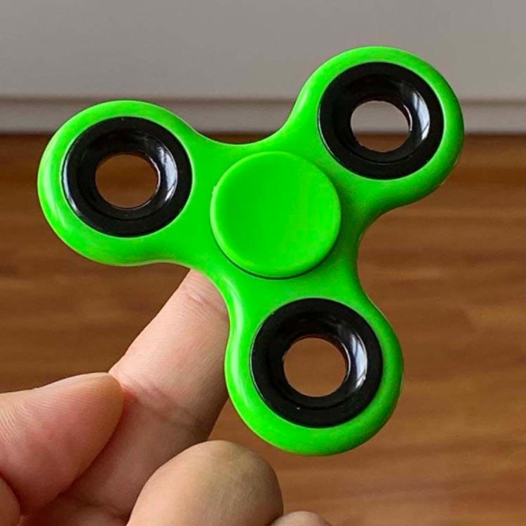 ハンドスピナー 送料無料 大流行 人気 おもちゃ Hand spinner 指スピナー スピン 三角 人気の指遊び 指のこま 独楽回し ストレス解消 |  | 03