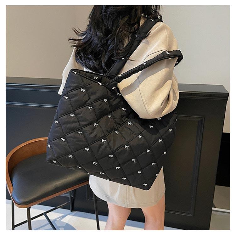 キルティング おしゃれ リボン刺繍 かわいい ナイロン トートバッグ