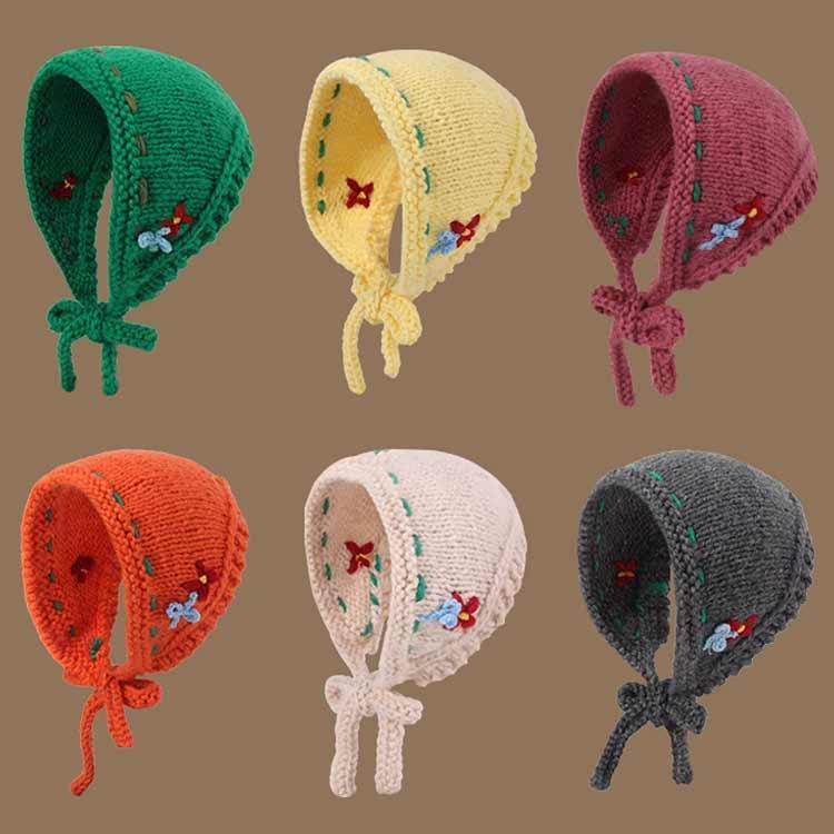 大きなお花モチーフ付きふわふわ耳当てパイロット帽子ハンドメイド紐取り外し可能 お花モチーフ ニット帽 レディース 耳当て ニット耳あて あご紐 ニット