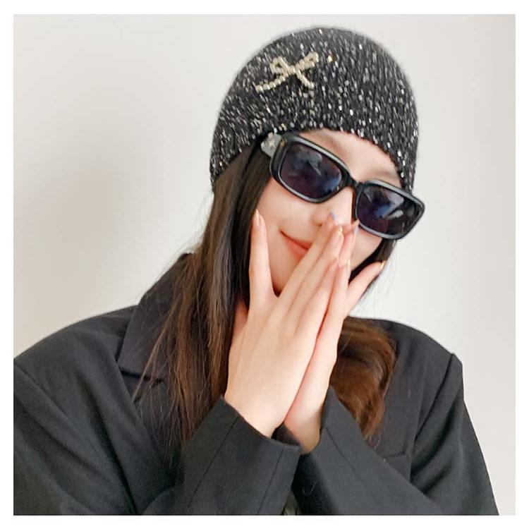正規品　 ニット帽　ビーニー　黒　ラメ　帽子　CCマーク もこもこCCロゴ【CHANEL】ニット帽 (CHANEL/ニットキャップ・ビーニー
