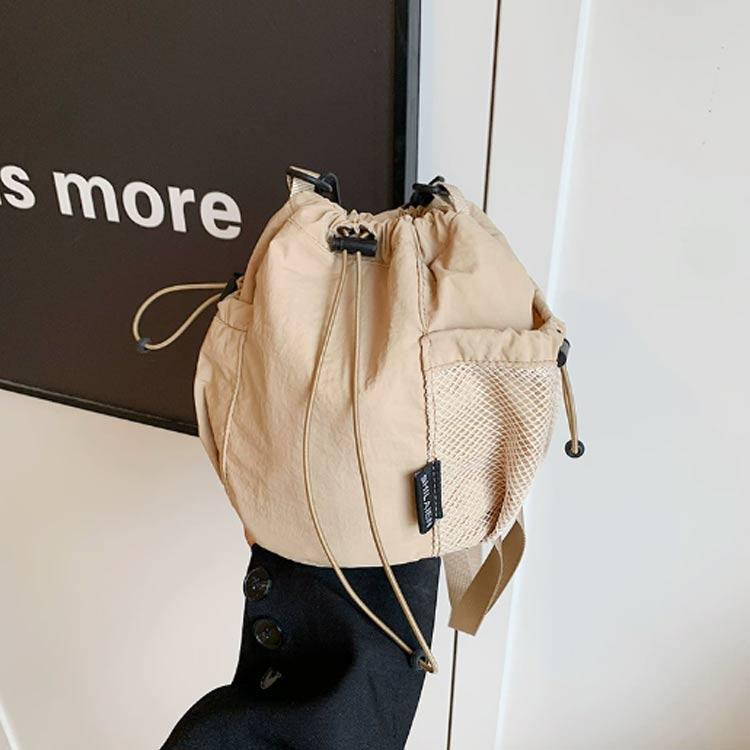 斜めがけバッグ かわいい 軽量 巾着バッグ 肩掛け 防水 ショルダー