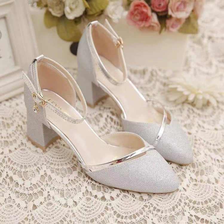 チャンキーヒール パンプス 結婚式 ブライダルシューズ ストラップ