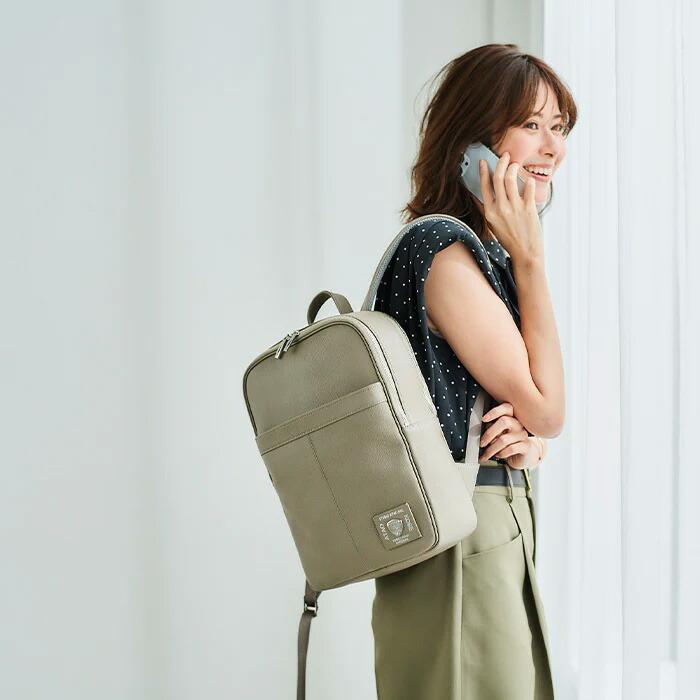 ★極美品★ ATAO アタオ 防水ビジネスリュック SOU！(ソウ) グレージュ ATAOの防水ビジネスリュック｜SOU！(ソウ)｜便利な機能が満載