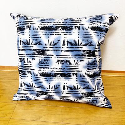 ハワイアン クッション カバー パーム シルエット 総柄 〈デニム〉 コットン 45cm×45cm ハワイアン ファブリック ハワイ生地 日本製 ヤシの木 | 