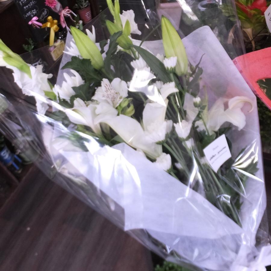 お悔やみ 花 49日 ご命日 喪中はがき 花瓶用 月命日 ご法事 白菊とオリエンタルユリの長持ちお供えホワイト系花束 Osonaeb4 あとりえ 悠然 通販 Yahoo ショッピング