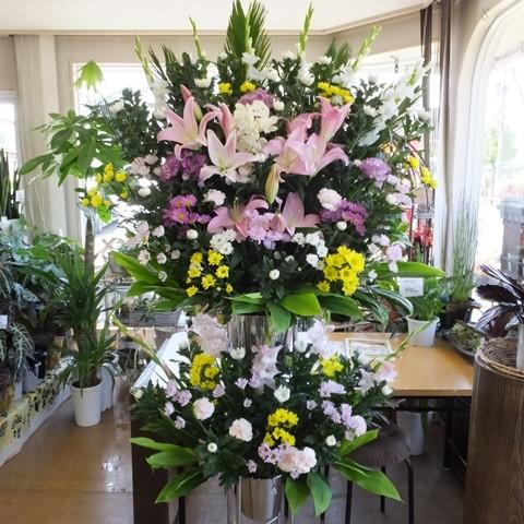 通夜 告別式ご葬儀スタンド花淡い色上がり2段 Sta0003 あとりえ 悠然 通販 Yahoo ショッピング